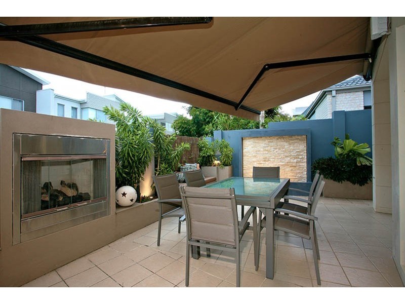 2/27 Port Peyra Crescent, Varsity Lakes QLD 4227