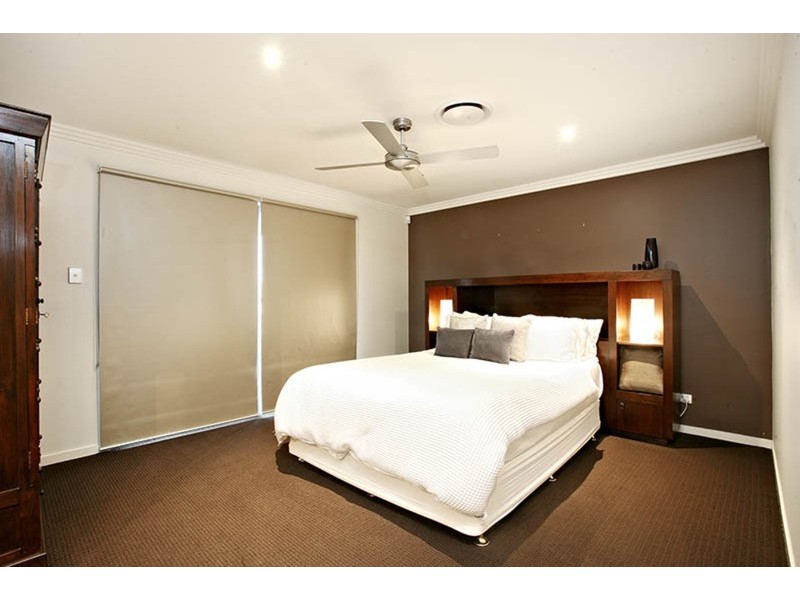 2/27 Port Peyra Crescent, Varsity Lakes QLD 4227