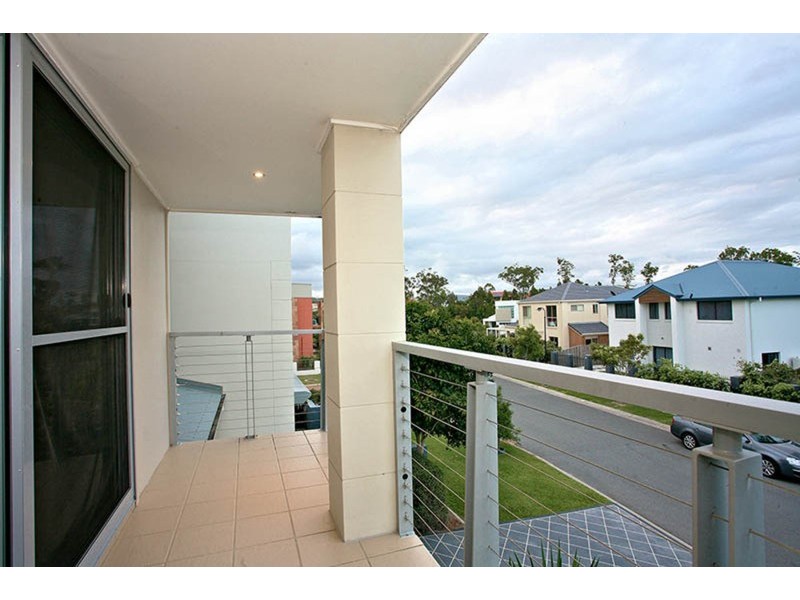 2/27 Port Peyra Crescent, Varsity Lakes QLD 4227