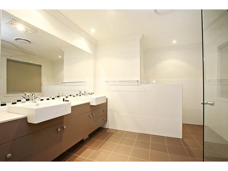 2/27 Port Peyra Crescent, Varsity Lakes QLD 4227