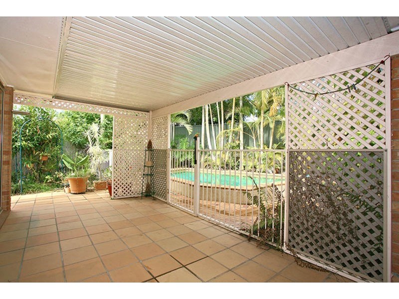 6 Macedon Close, Robina QLD 4226