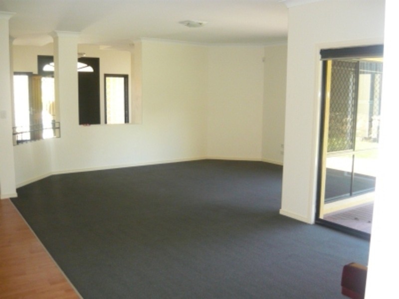 27 Hillridge Crescent, Varsity Lakes QLD 4227