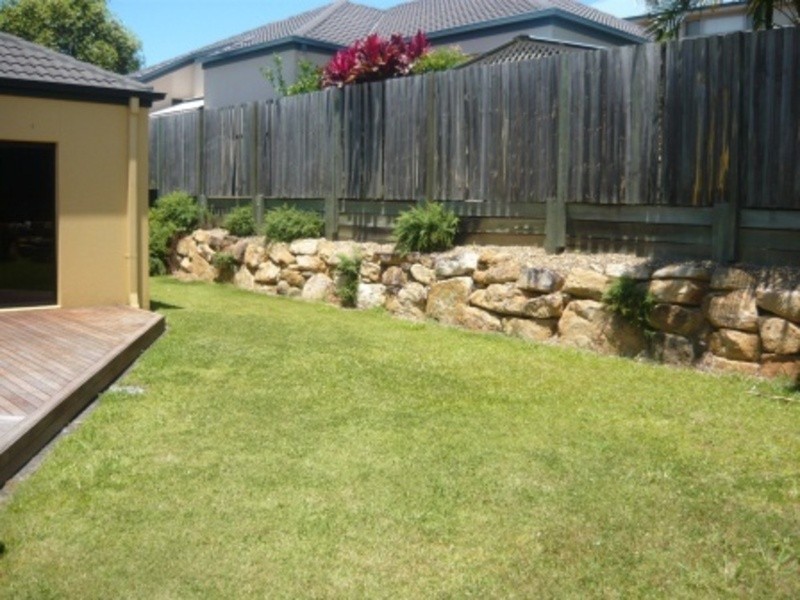 27 Hillridge Crescent, Varsity Lakes QLD 4227