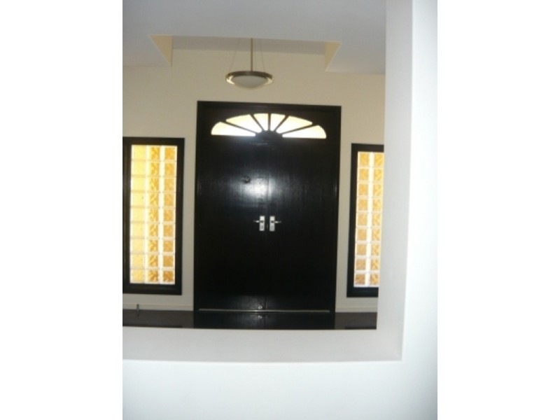 27 Hillridge Crescent, Varsity Lakes QLD 4227