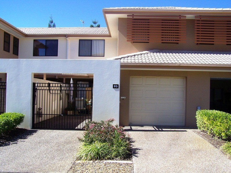 95/136 Palm Meadows Drive, Carrara QLD 4211