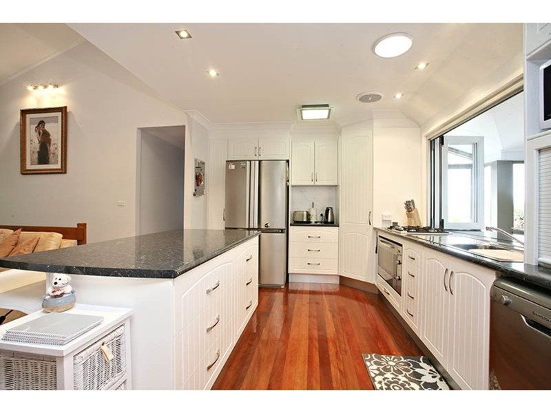1 Gretel Drive, Mermaid Waters QLD 4218