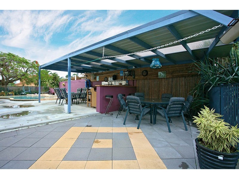1 Gretel Drive, Mermaid Waters QLD 4218
