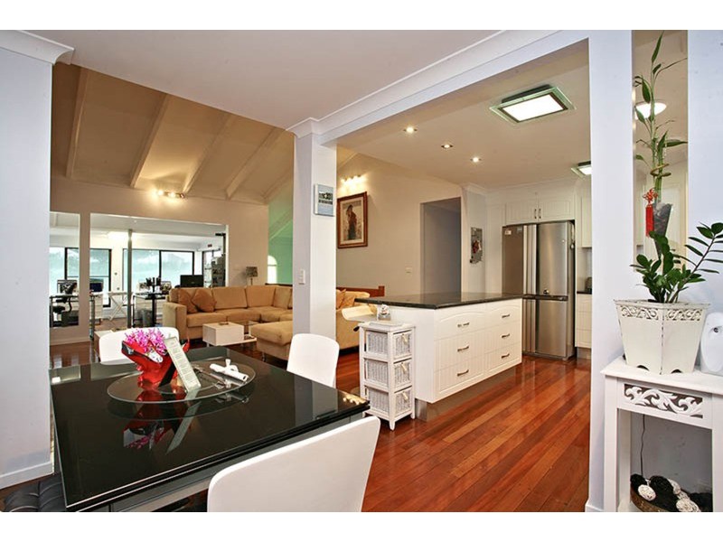 1 Gretel Drive, Mermaid Waters QLD 4218