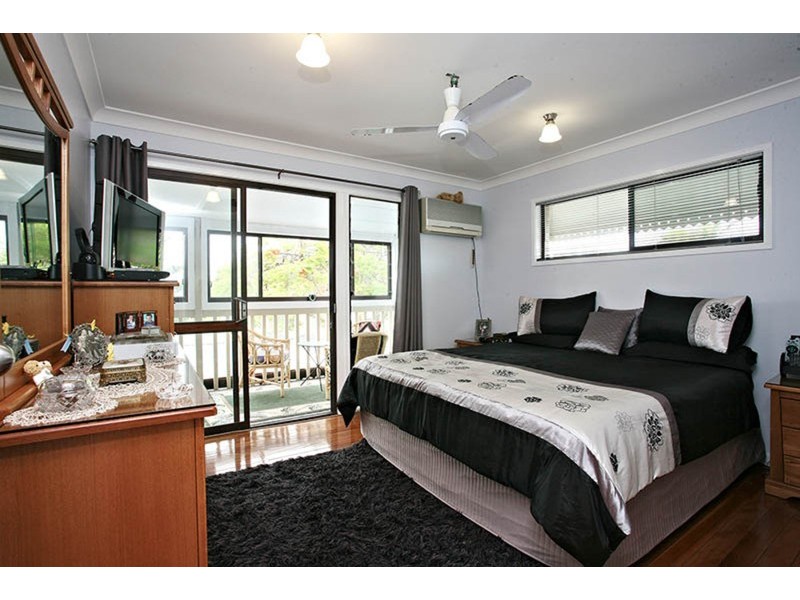 1 Gretel Drive, Mermaid Waters QLD 4218