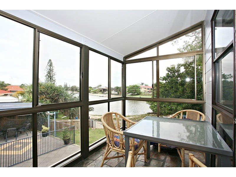 1 Gretel Drive, Mermaid Waters QLD 4218