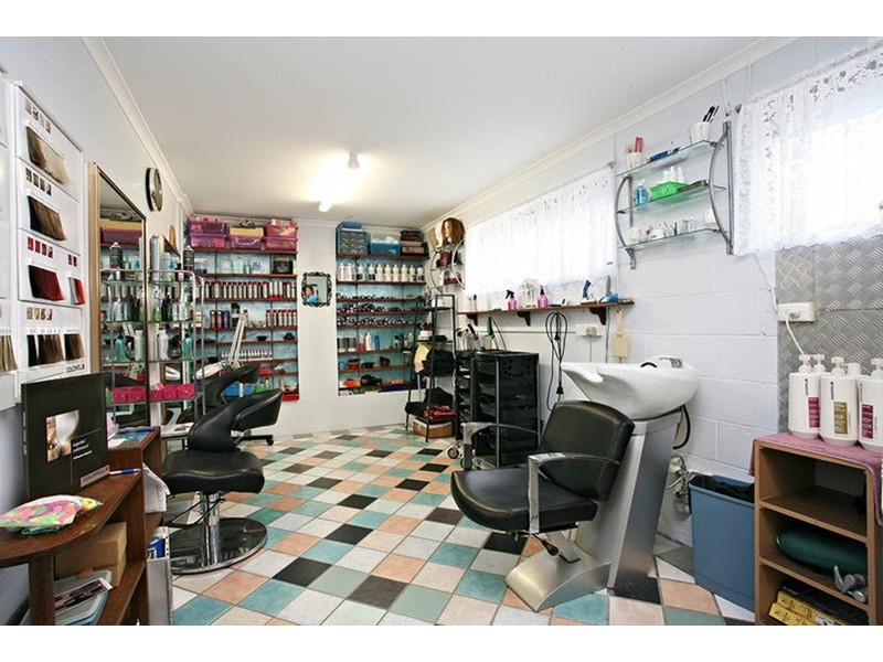 1 Gretel Drive, Mermaid Waters QLD 4218