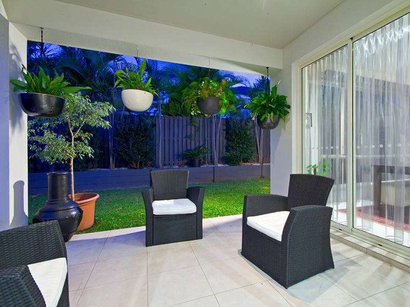 15 Port Peyra Crescent, Varsity Lakes QLD 4227