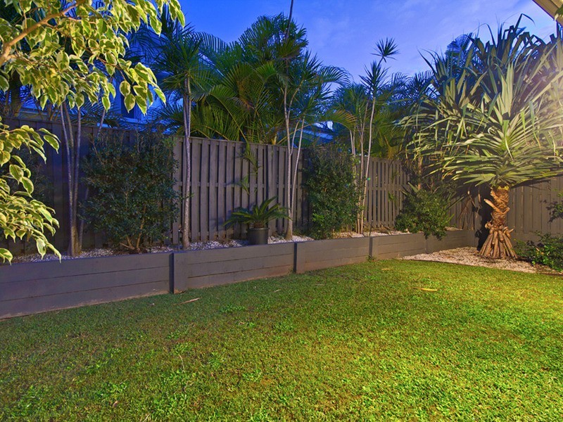 15 Port Peyra Crescent, Varsity Lakes QLD 4227