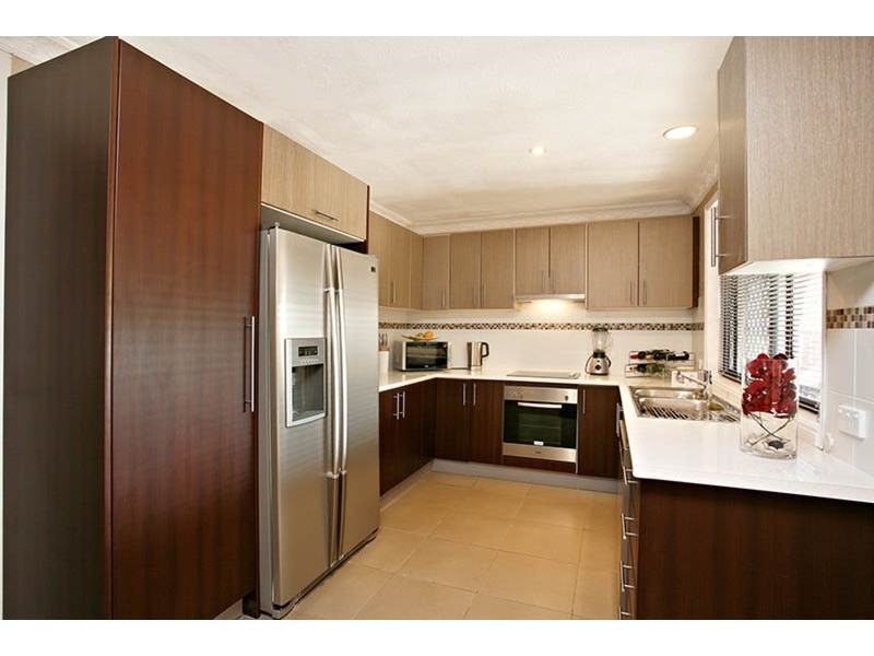 4 Cheltenham Drive, Robina QLD 4226