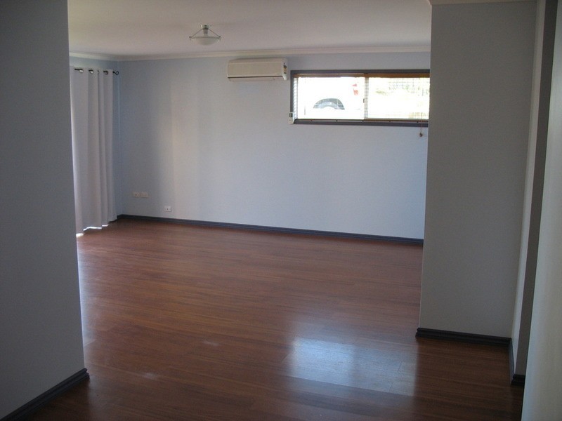 1/5 Greenlands Drive, Varsity Lakes QLD 4227