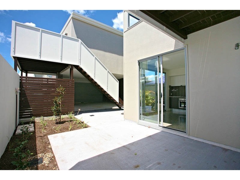 28 South Bay Drive, Varsity Lakes QLD 4227