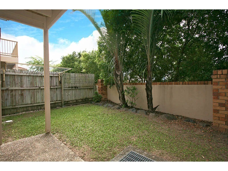 Scholar’s Cove 2/21 Regensberg Close, Varsity Lakes QLD 4227