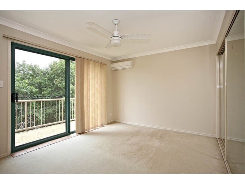 Scholar’s Cove 2/21 Regensberg Close, Varsity Lakes QLD 4227