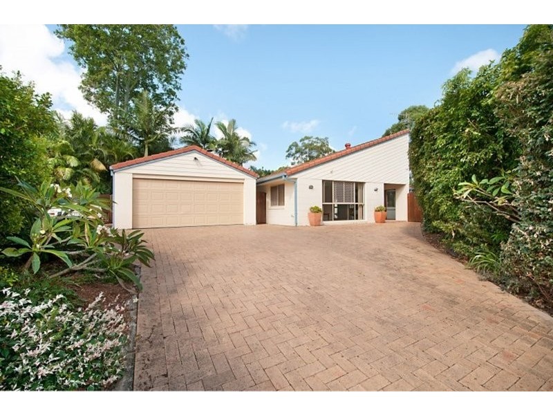 12 Chatswood Court, Robina QLD 4226