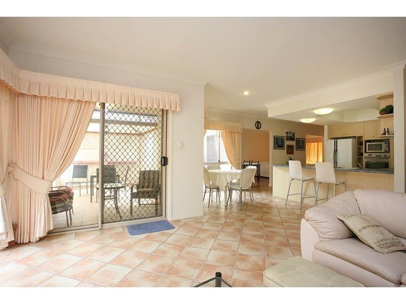 1/8 Peppertree Circuit, Robina QLD 4226