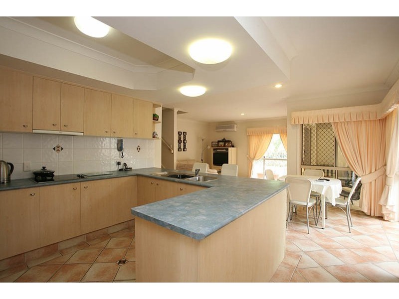 1/8 Peppertree Circuit, Robina QLD 4226