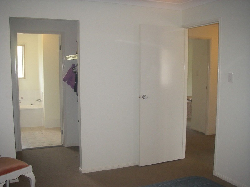 1 & 2/27 Daniella Drive, Marsden QLD 4132