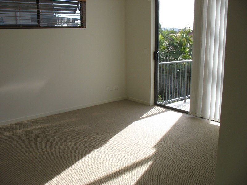 16/1 Acacia Court, Robina QLD 4226