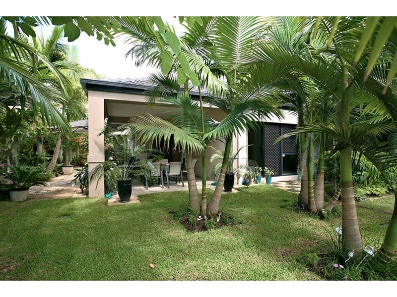 6 Fan Road, Robina QLD 4226