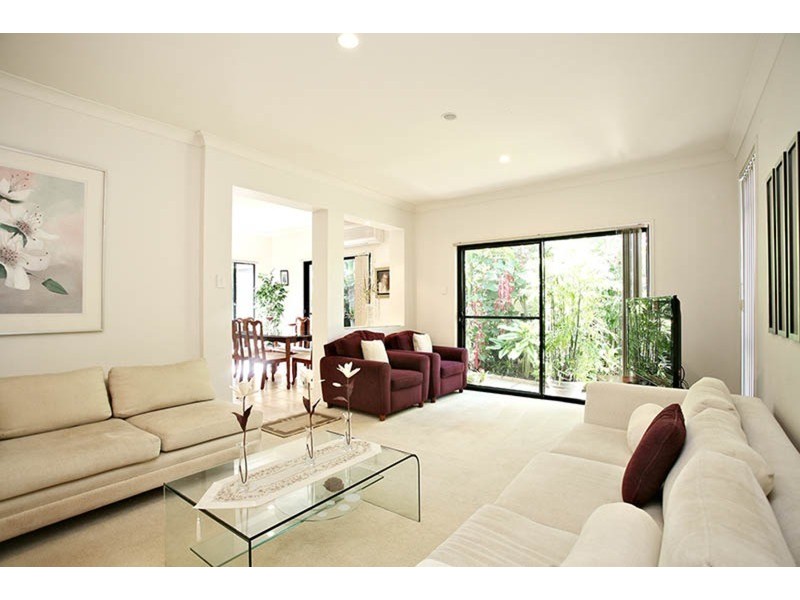 6 Fan Road, Robina QLD 4226