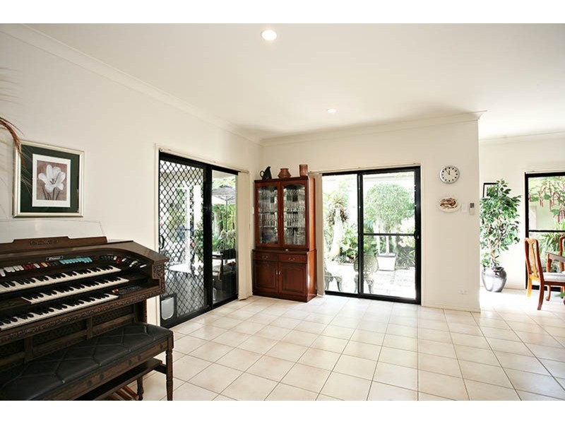 6 Fan Road, Robina QLD 4226