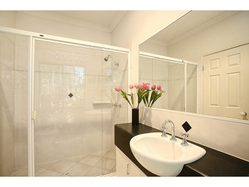 6 Fan Road, Robina QLD 4226