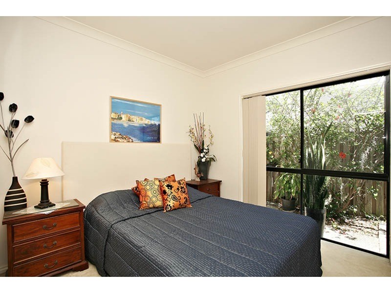 6 Fan Road, Robina QLD 4226