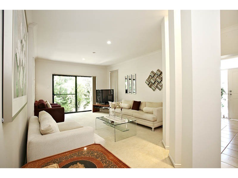 6 Fan Road, Robina QLD 4226