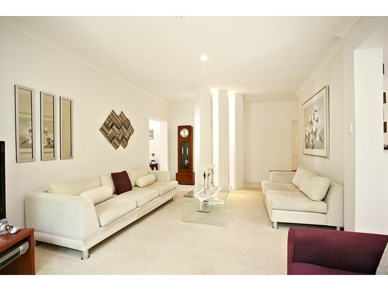 6 Fan Road, Robina QLD 4226