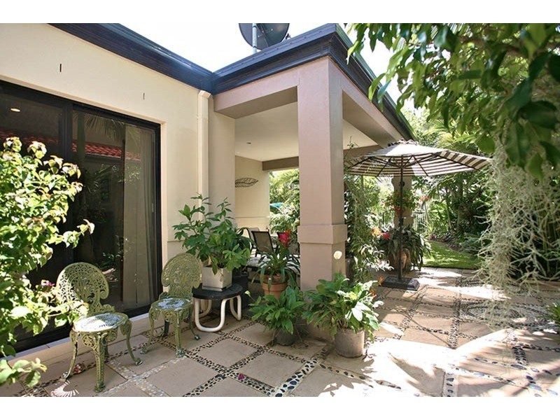 6 Fan Road, Robina QLD 4226