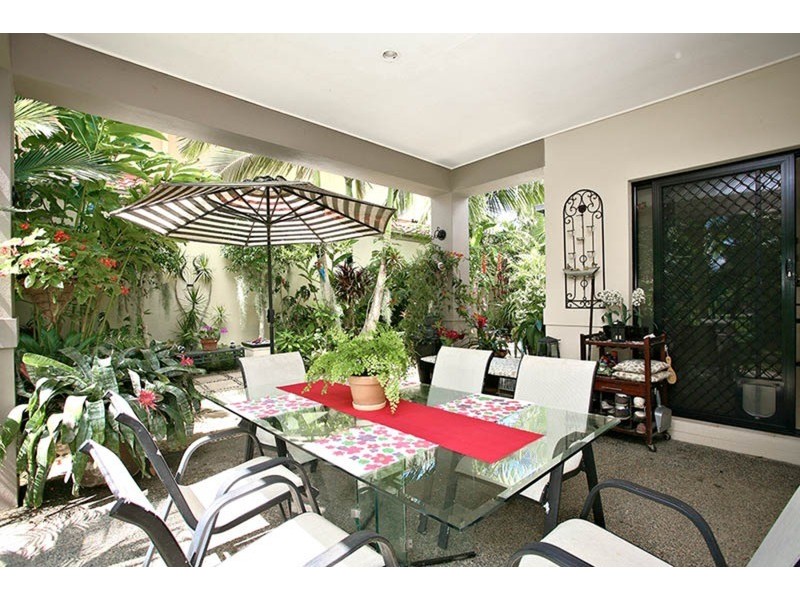 6 Fan Road, Robina QLD 4226