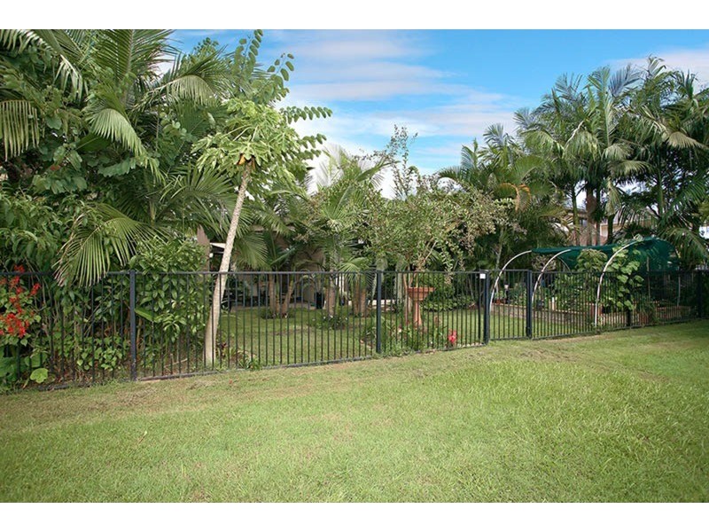 6 Fan Road, Robina QLD 4226