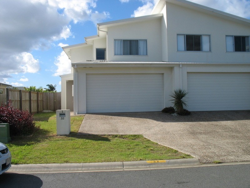 1/32 Marks Avenue, Varsity Lakes QLD 4227