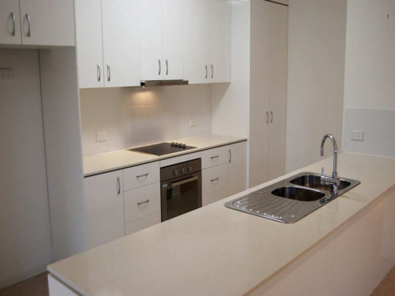 1/32 Marks Avenue, Varsity Lakes QLD 4227