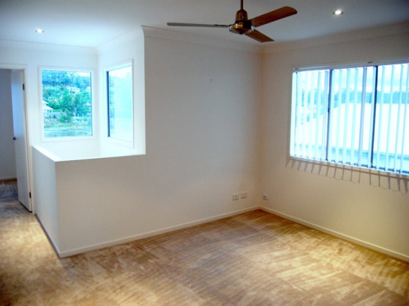 1/32 Marks Avenue, Varsity Lakes QLD 4227