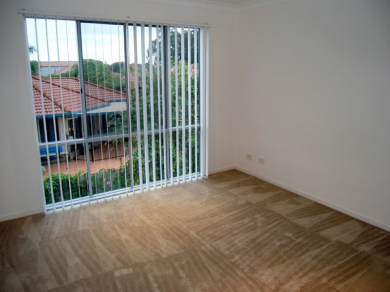 1/32 Marks Avenue, Varsity Lakes QLD 4227