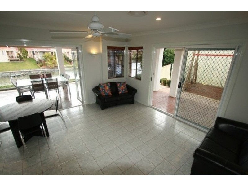 37 Notre Dame Court, Varsity Lakes QLD 4227