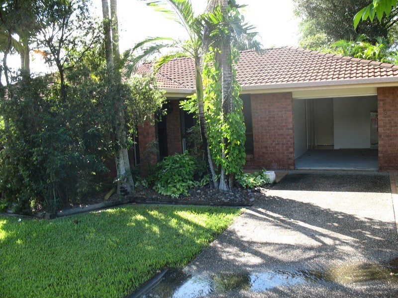 8 Meadowland Drive, Worongary QLD 4213