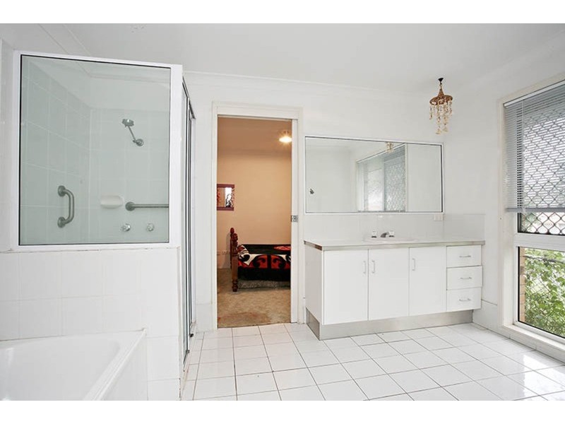 4 Bothwell Street, Robina QLD 4226