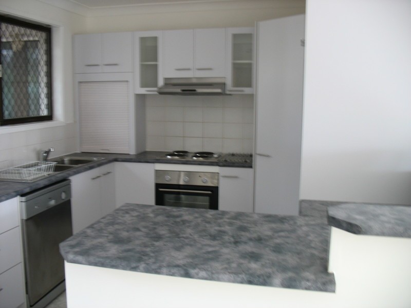 100 Rumrunner Street, Mermaid Waters QLD 4218