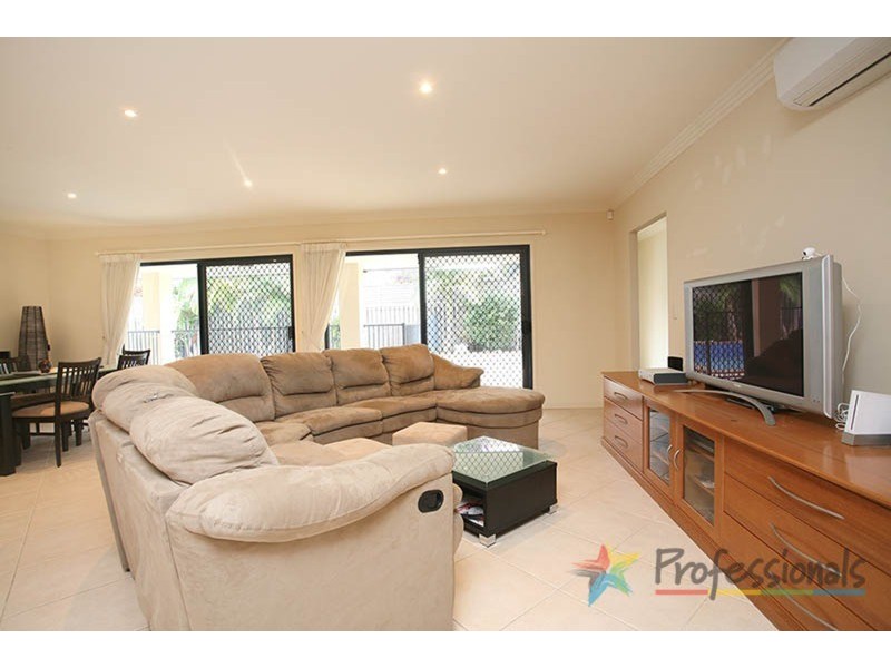 51 Lancewood Circuit, Robina QLD 4226