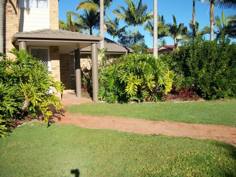 1/9 Cupania Place, Elanora QLD 4221