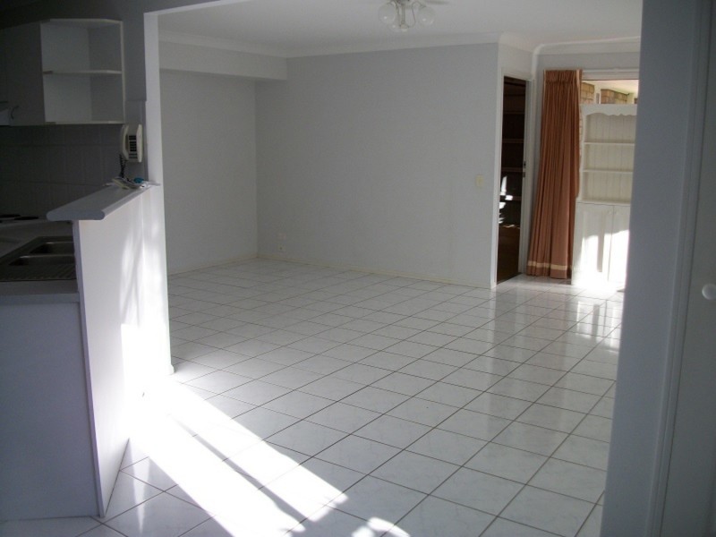 1/9 Cupania Place, Elanora QLD 4221