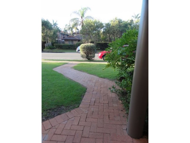 1/9 Cupania Place, Elanora QLD 4221