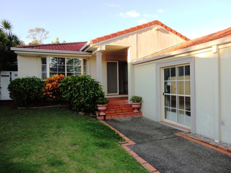 6 Templestowe Court, Robina QLD 4226